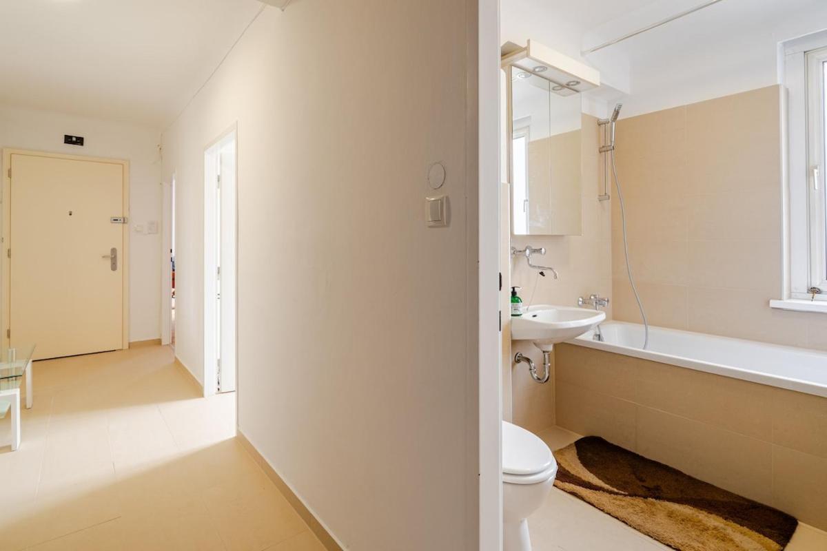 10 Minutes To City Centre And Next To Wien Hbf And Easy From Airport Eksteriør bilde